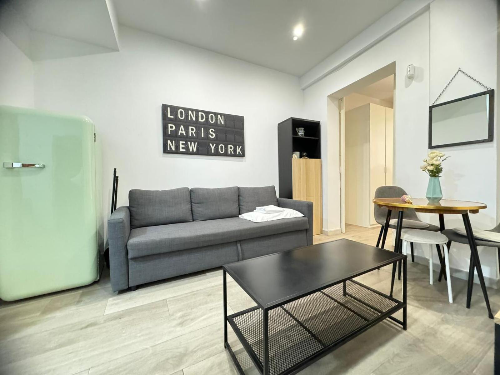 Dianthus House Apartment Madrid Exterior photo